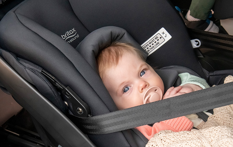 2303 Britax Safe-n-Sound Bpod Lite PH