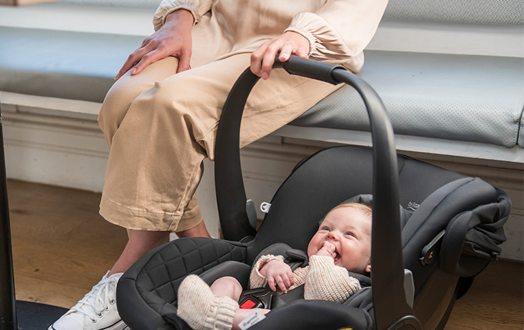 2303 Britax Safe-n-Sound Bpod Lite PH