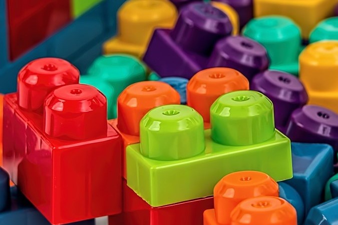 Colourful connecting blocks. 