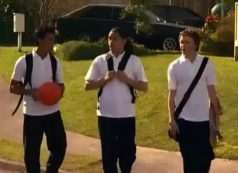 Ka Mau te Wehi! Unit 2 - Kei te haere ki te kura